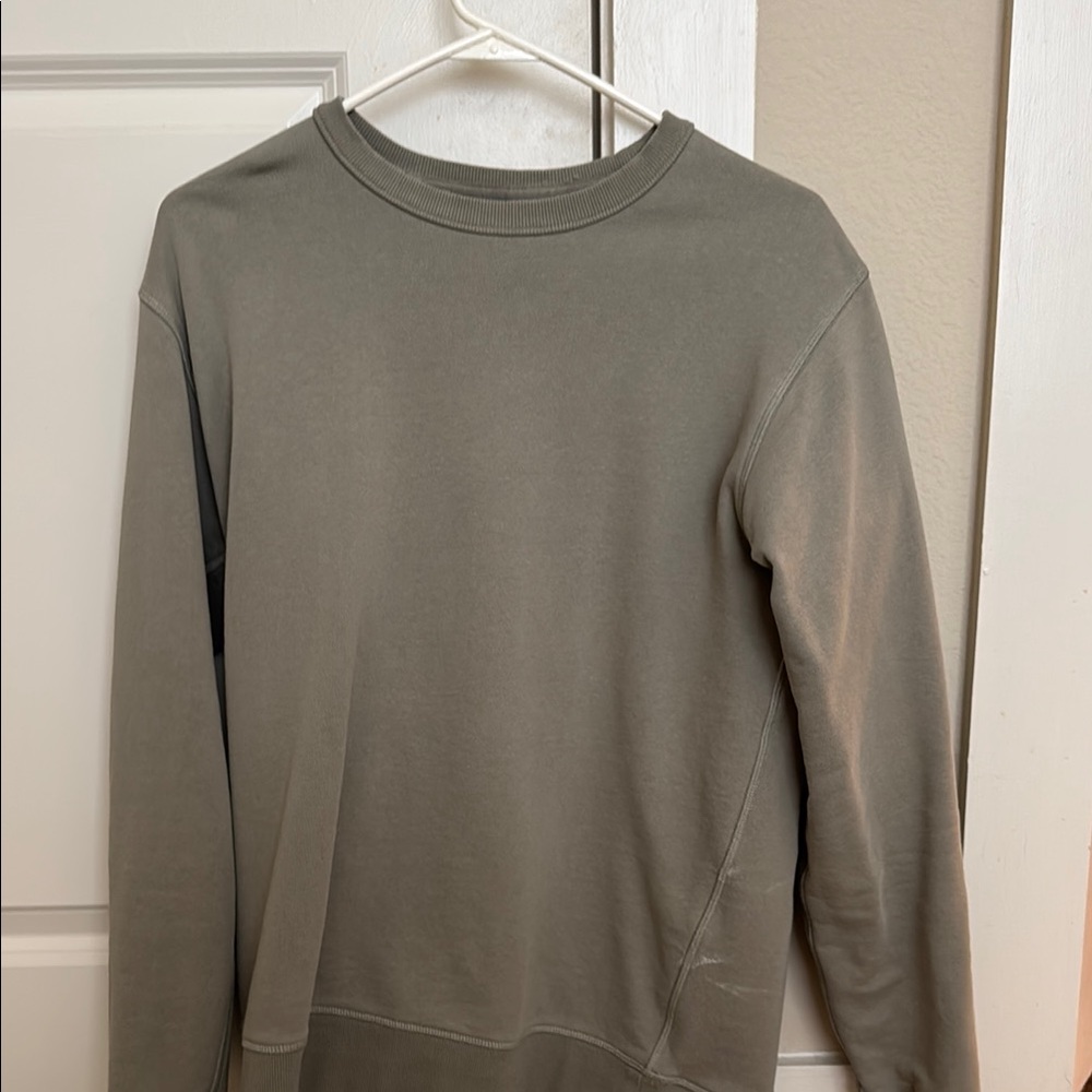 Green Crew Neck Sweatshirt for Everyday Comfort